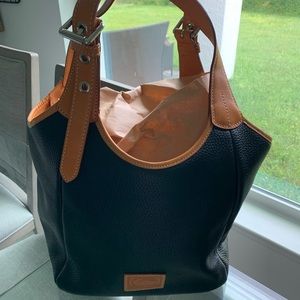 Dooney & Bourke Penelope Tote, median size, black leather.